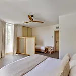 Bed & Breakfast Logis De Valandraud 5*