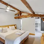 Logis De Valandraud Bed & Breakfast 5*