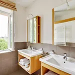 Logis De Valandraud 5*