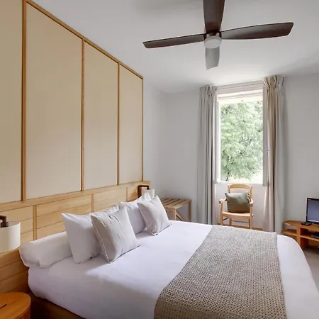 Le Logis De Valandraud Bed & Breakfast 5*