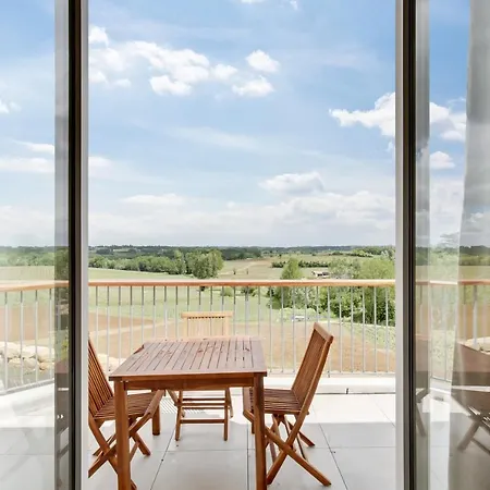 Le Logis De Valandraud Bed & Breakfast 5*