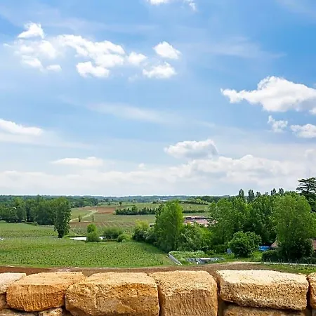 Bed & Breakfast Logis De Valandraud 5*