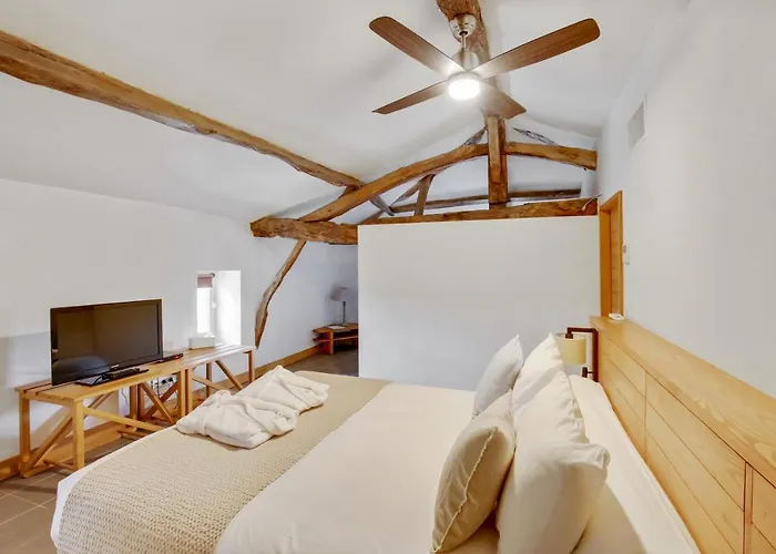 Alojamento de Acomodação e Pequeno-almoço Logis De Valandraud Saint-Émilion