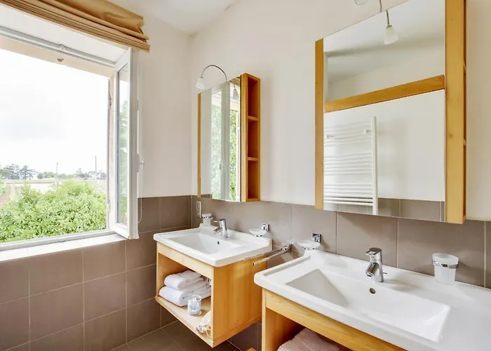 Logis De Valandraud 5*